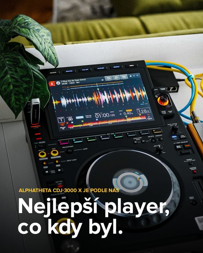 Takový to: "No dobrý, další top model, jedem dál..." Ale tohle je jiný! Na první pohled hlavně jen kosmetický změny...